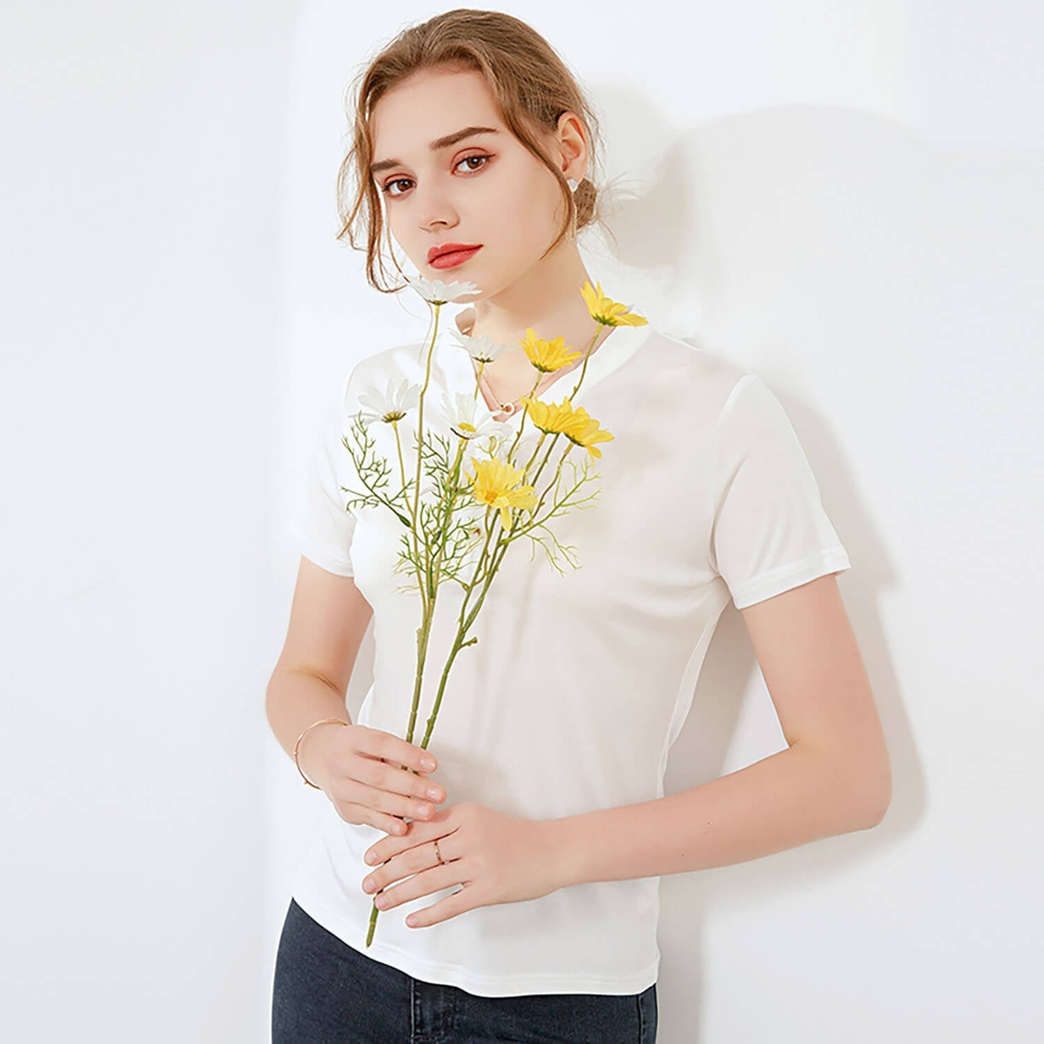 Silk Top Women's Short - sleeved Silk Knitted Bottoming Shirt White S